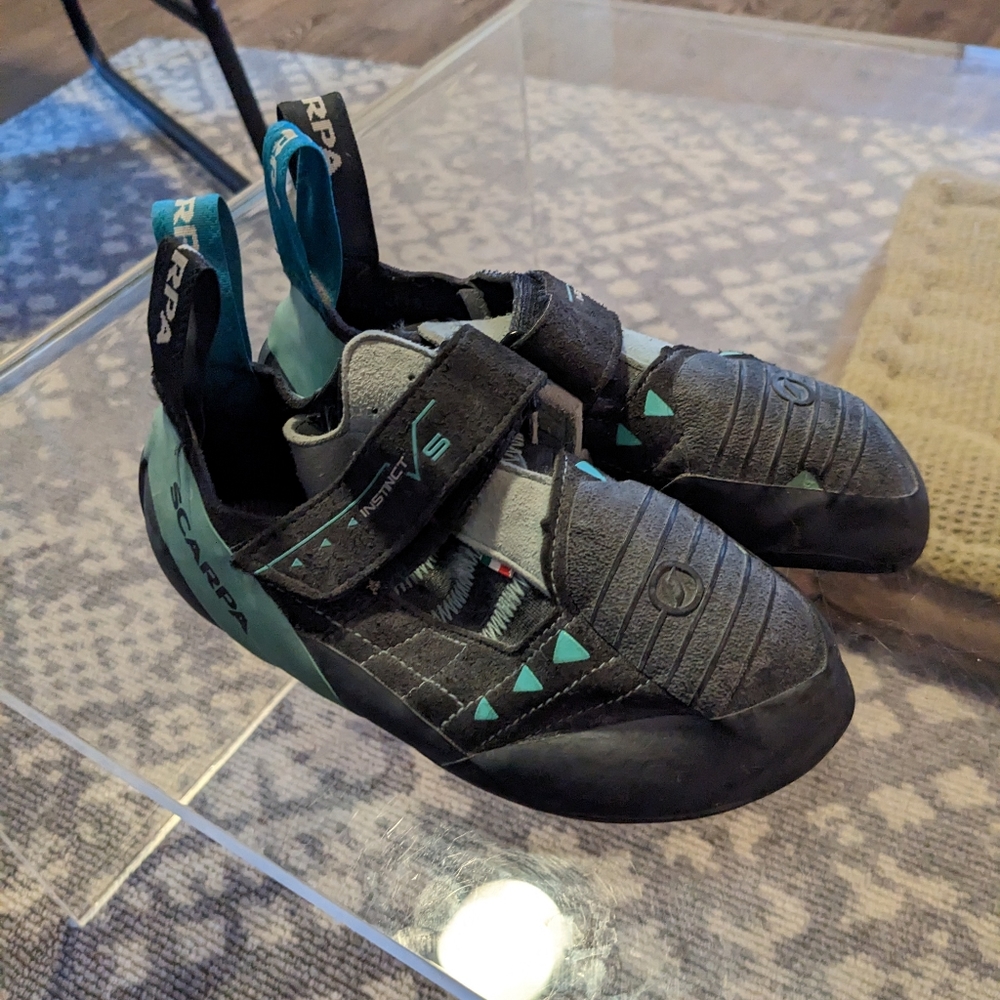 scarpa instinct vs climbing shoes